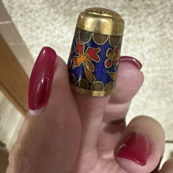 Vintage Thimble Cloisonne Gold Tone Enamel Inlay Blue Multicolor Flowers - Picture 2 of 6